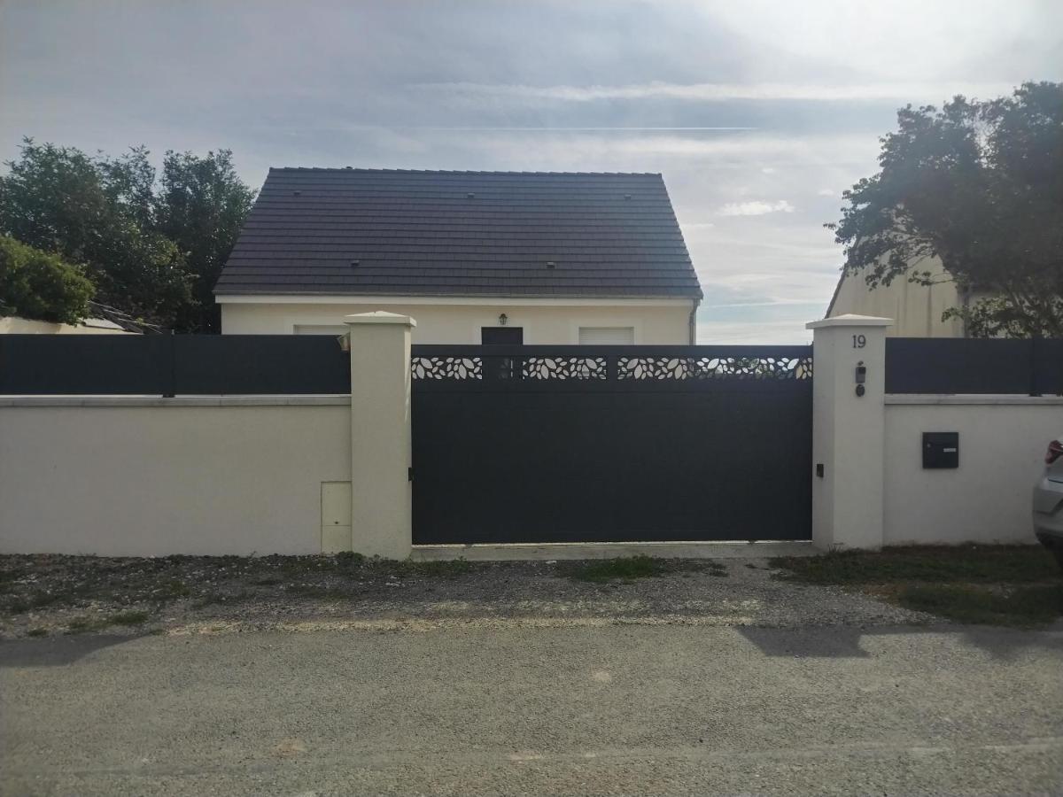 Petite Maison Au Calme Poupry Ngoại thất bức ảnh