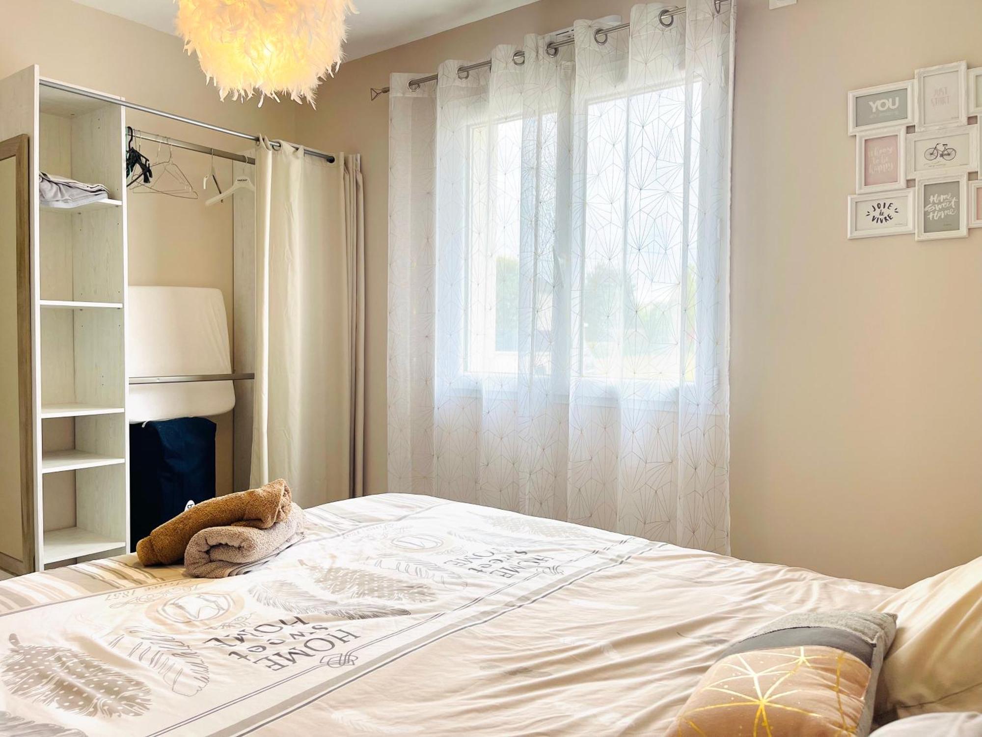 Petite Maison Au Calme Poupry Ngoại thất bức ảnh